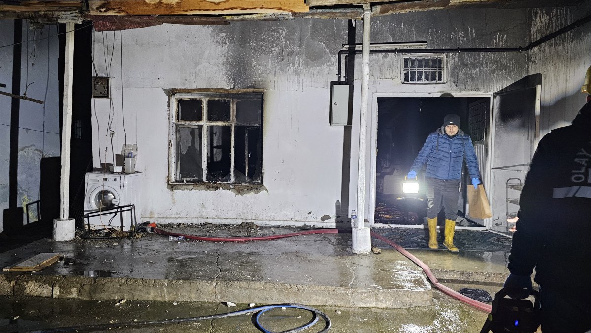 Diyarbakır'da sigara izmaritinden çıkan yangında felçli hasta ağır yaralandı 1 diyarbakirda sigara izmaritinden cikan yanginda felcli hasta agir yaralandi 0 hvgFvDq8