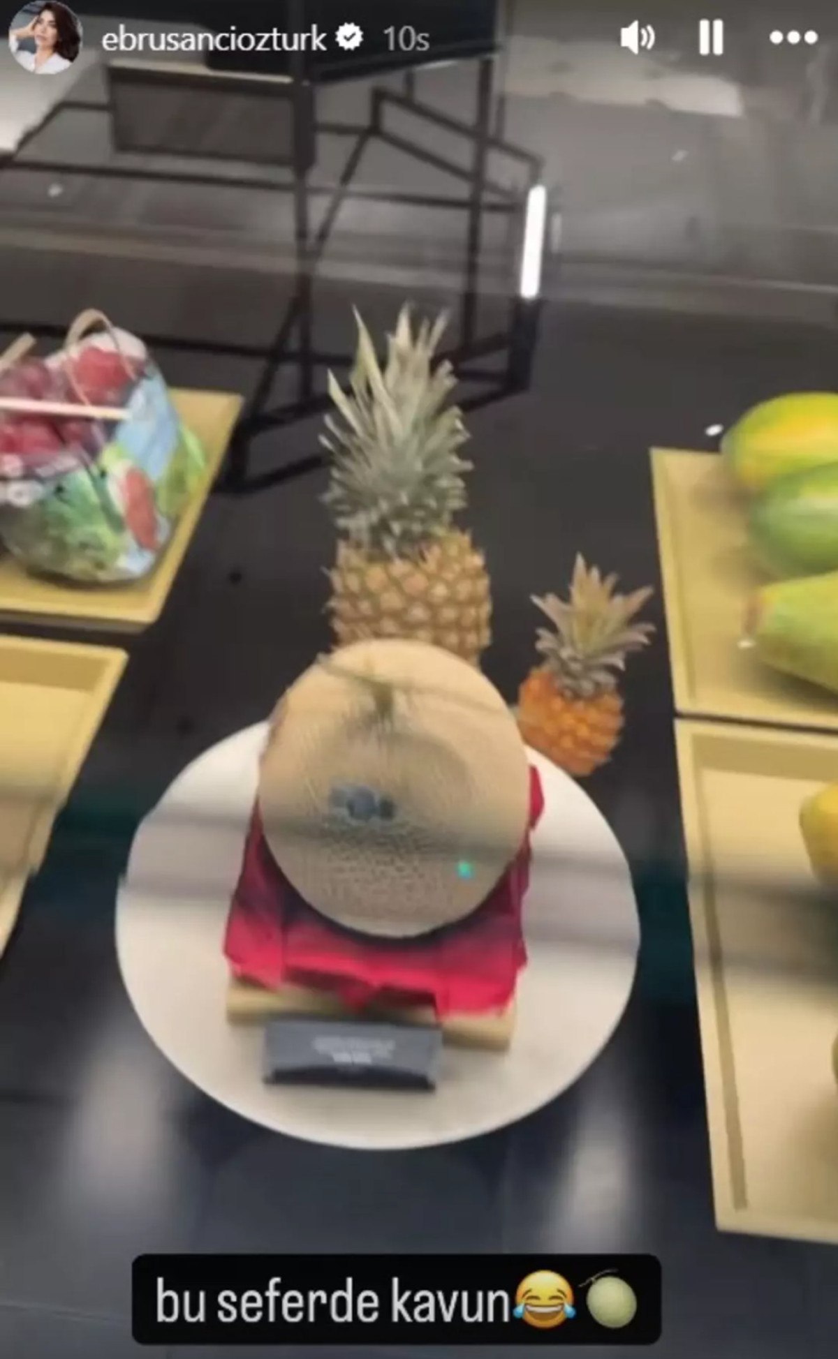 Ebru Şancı Öztürk, İngiltere paylaşımlarıyla dikkat çekmeye devam ediyor! Japon kavunu paylaştı 2 ebru sanci ozturk ingiltere paylasimlariyla dikkat cekmeye devam ediyor japon kavunu paylasti 1 5tRZf3jh