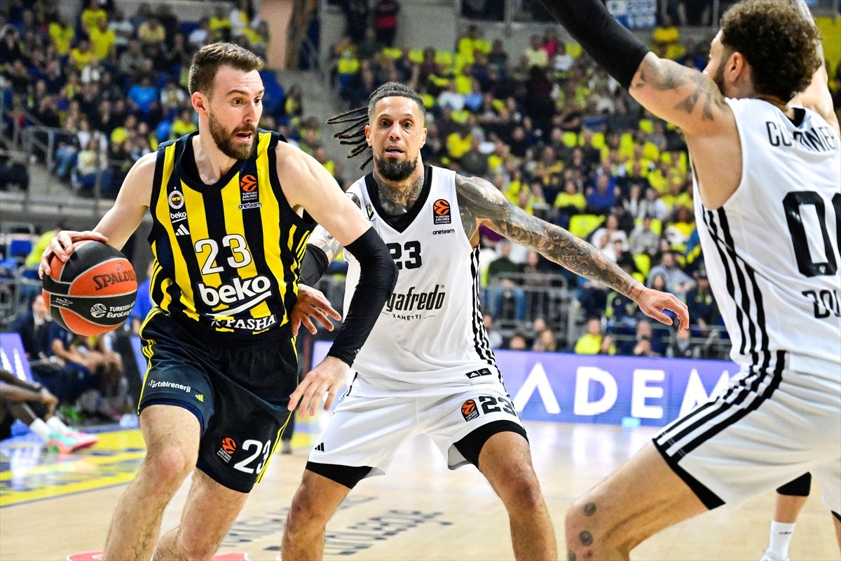 EuroLeague'in 24. haftasında temsilcilerimiz 2'de 1 yaptı 1 euroleaguein 24 haftasinda temsilcilerimiz 2de 1 yapti 0 EZeqG9Bj