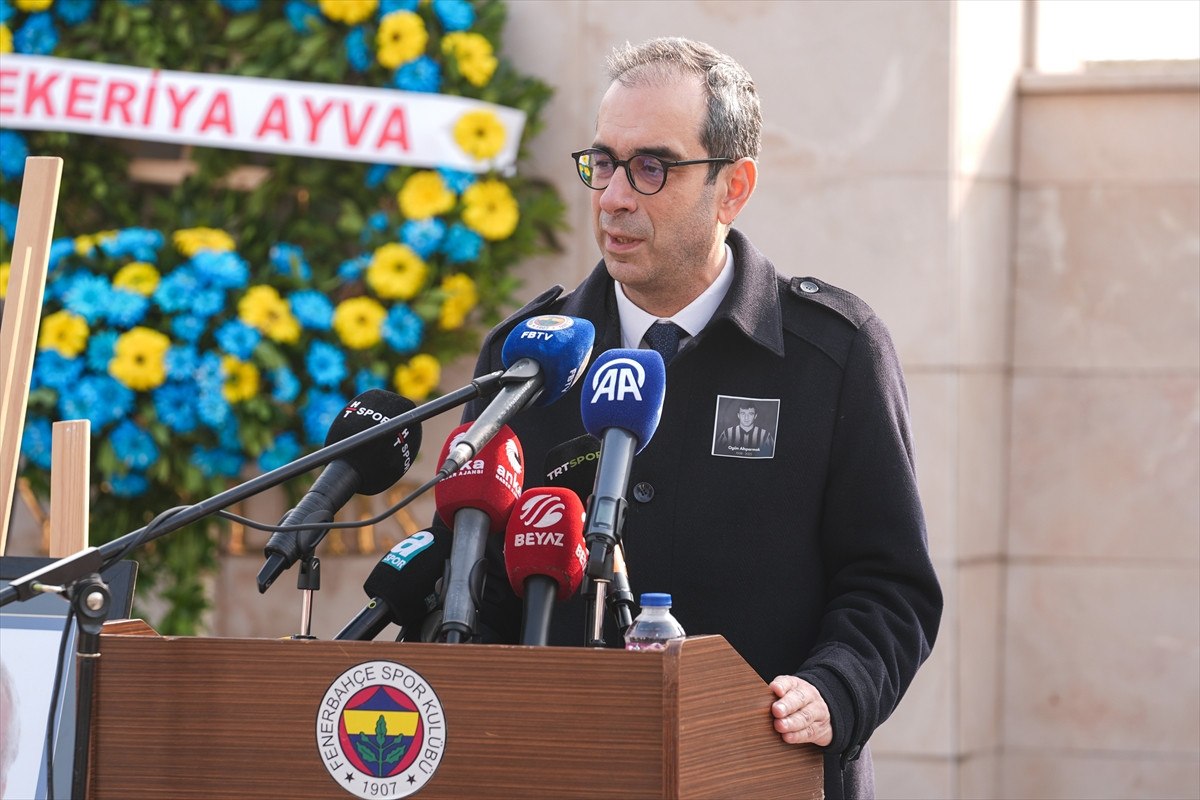 Fenerbahçe Kulübü, Ogün Altıparmak için tören düzenledi 3 fenerbahce kulubu ogun altiparmak icin toren duzenledi 2