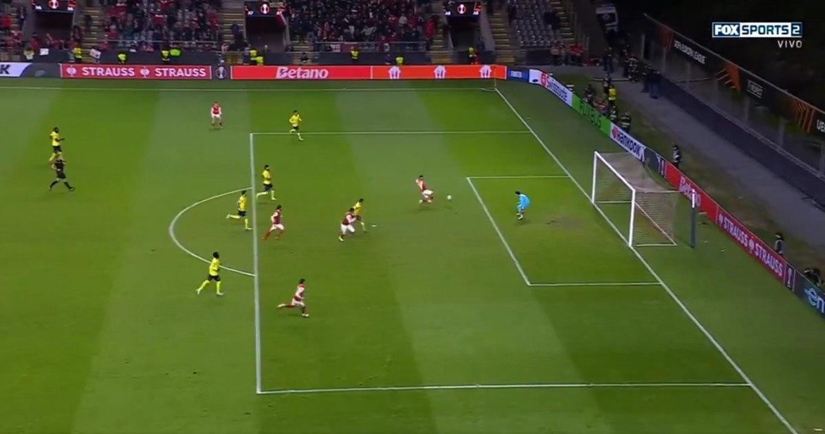 Fenerbahçe'ye tur atlatan an: Braga'nın son dakika golü iptal oldu 1 fenerbahceye tur atlatan an braganin son dakika golu iptal oldu 0 gIhgAU89