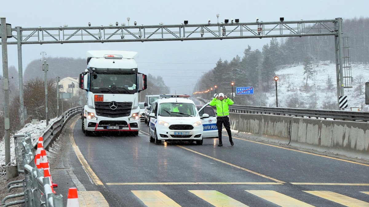 galatasaraya boluda cicekli karsilama 0 AF5WrIFN