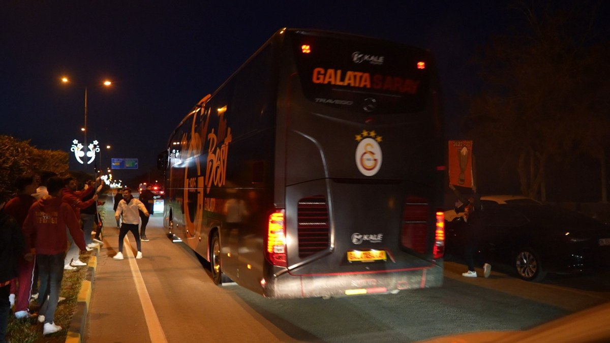 galatasaraya gaziantepte coskulu karsilama 3 yYUf4e4b