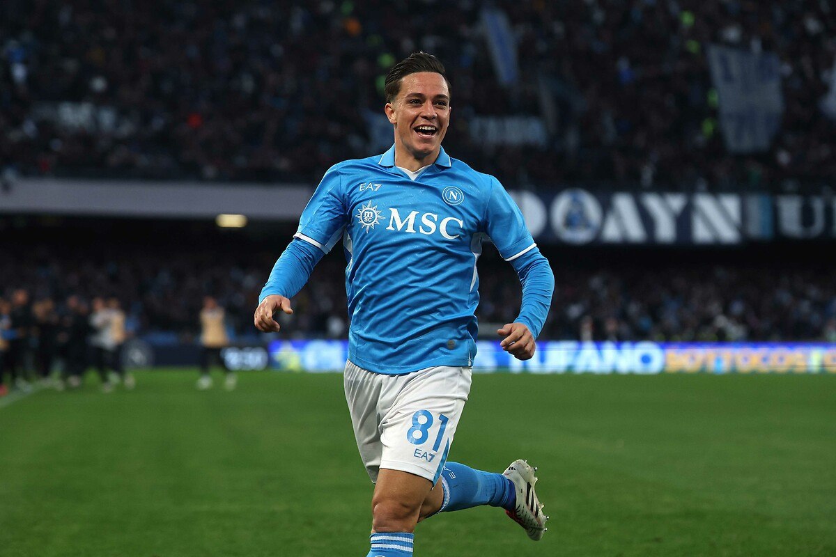 galatasarayda dries mertensin alternatifi napolide bulundu 0 MKMC5Wim