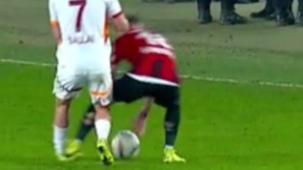 galatasarayin kirmizi kart beklentisi J9g22xY2