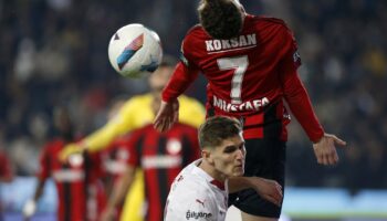 gaziantep fk galatasaray macinin tartismali pozisyonlarini hakem yorumculari degerlendirdi 5mDxqeUC