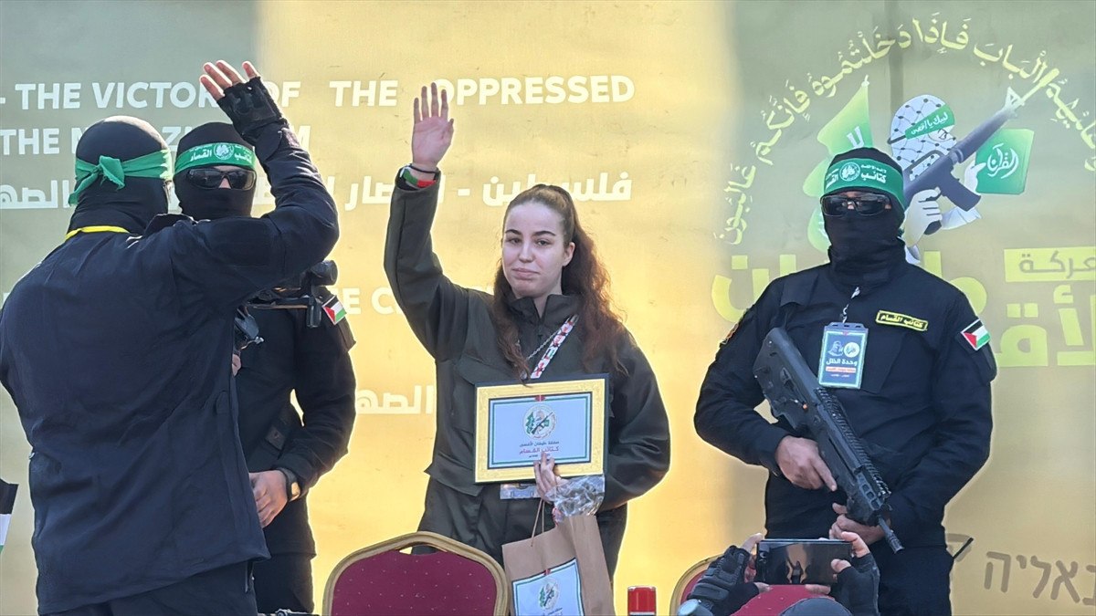 gazzede ucuncu rehine takasi hamas esirleri teslim etti 1 49j2iNzU