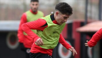 genclerbirliginin genc oyuncusu baran yildiz newcastle united yolcusu YBxUcaDu