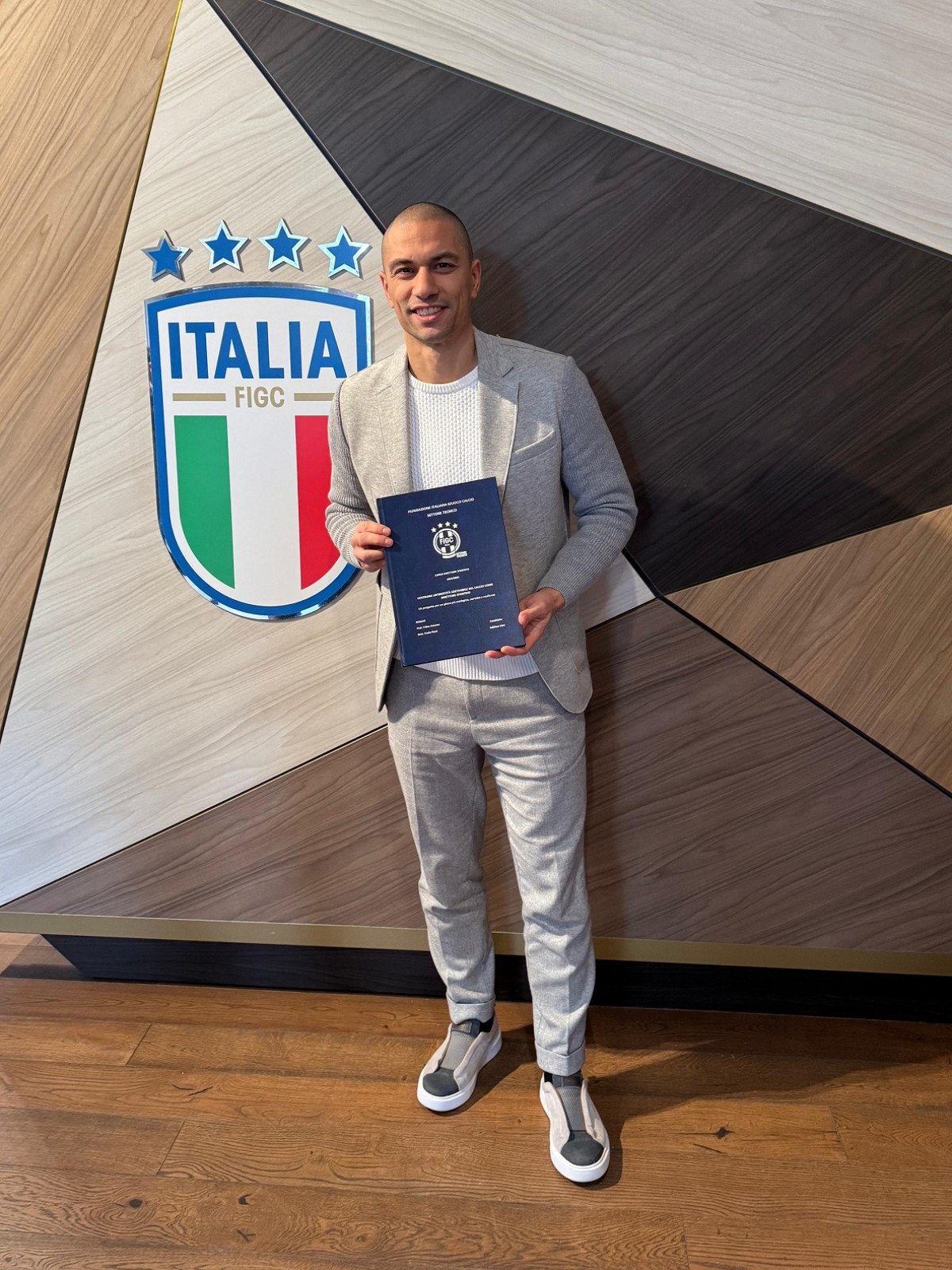 Gökhan İnler, İtalya'da sportif direktörlük lisansı aldı 1 gokhan inler italyada sportif direktorluk lisansi aldi 0