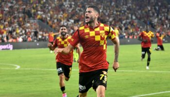 goztepe feyenoordun romulo teklifini reddetti KWQrWBP7