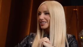 gulsen en buyuk takintisini acikladi dizlerim mosmor QsHmgHKP