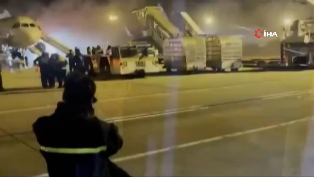 guney korede havalimanindaki yolcu ucaginda yangin 3 By6yiKCE