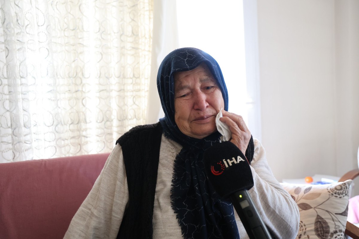 hatayda enkazdan cenazesini cikardigi kizinin mezarini ziyaret etti kizim kalk ben geldim 2