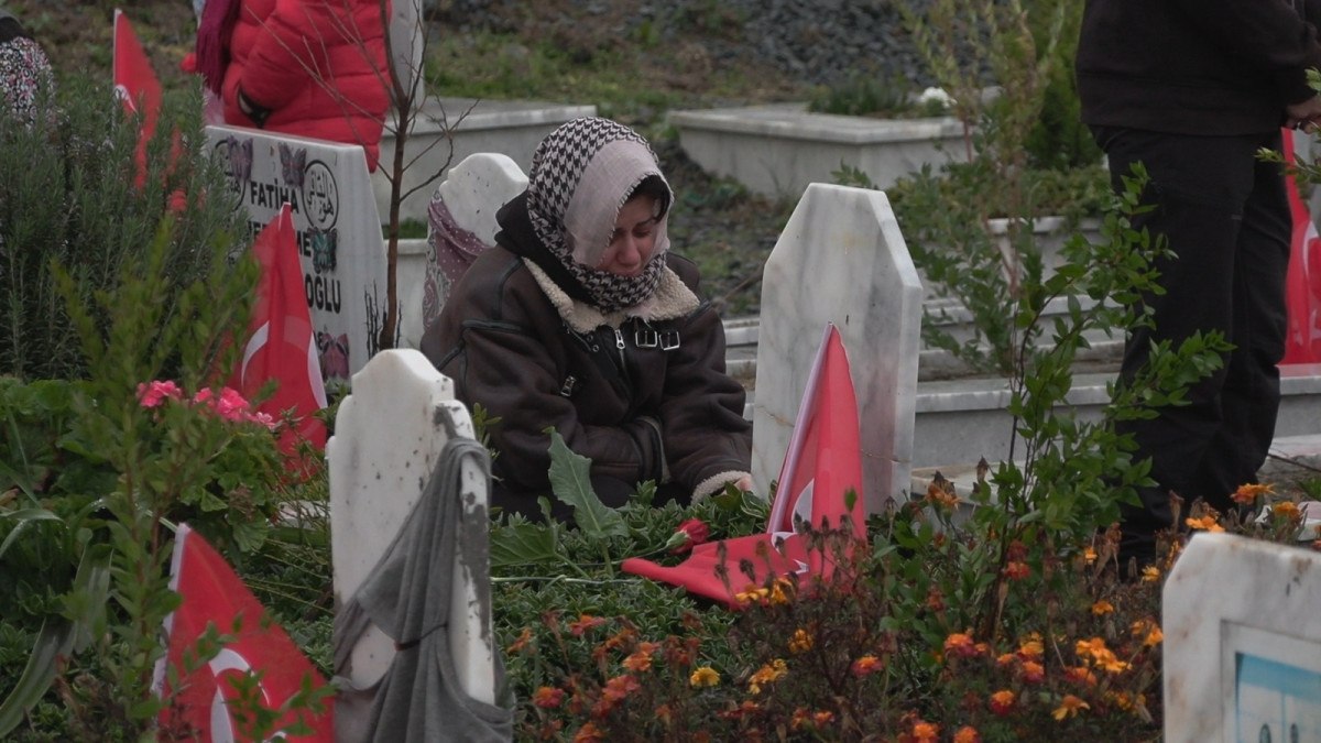 hatayda mezarliklarda yogunluk 7 Ub72Dem8