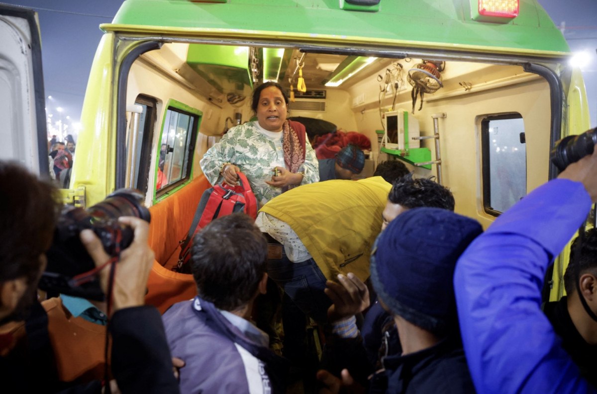 hindistanda dini festivalde izdiham cikti 10 kisi yasamini yitirdi 4 TWiO6qUL