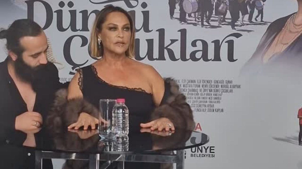 hulya avsar dudagina piercing taktirdi gala halleri sosyal medyada cok konusuldu 1 E6h5Y3J3