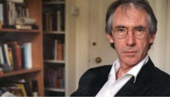 ian mcewan findik kabugu ile ne kadar sira disi bir yazar oldugunu gosteriyor dzmuXxGU