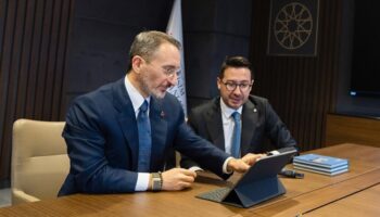 iletisim baskani altun aanin yilin karelerini oyladi plxEnKcw