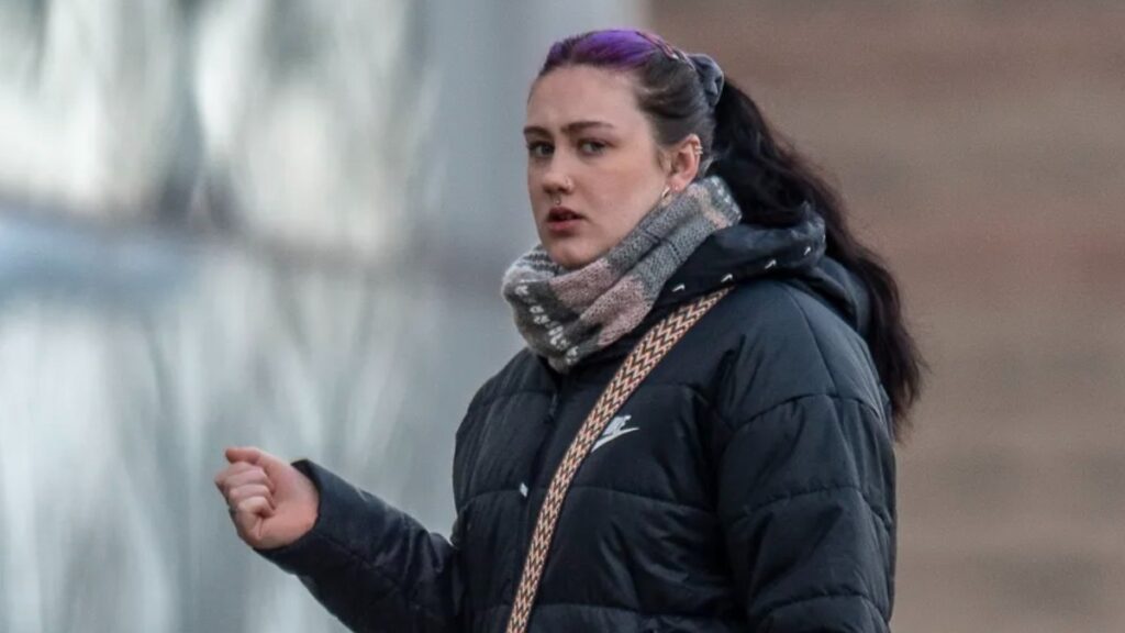 ingilterede sevgilisinin eski kiz arkadasina gaz cikardigi videolari gonderdi 7bR7Yf2A