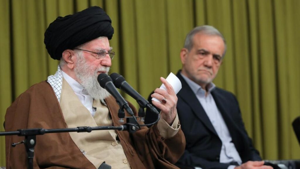 iran dini lideri hamaneyden hukumete abd uyarisi XRyEg8ZA