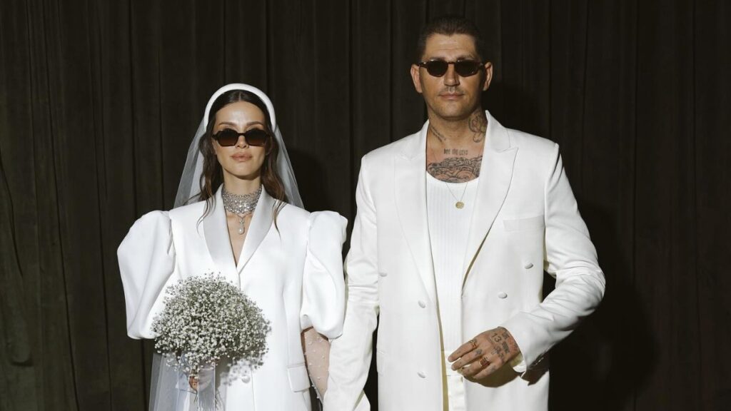 irem helvacioglu ve esi ural kaspar aska geldi romantik paylasimlarina yorum yagdi Pb2DOTCX