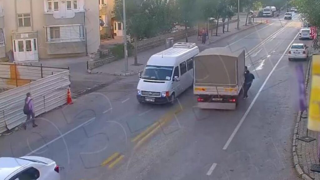 ispartada araclarin yayalara carptigi kazalar goruntulendi aMP74hwg