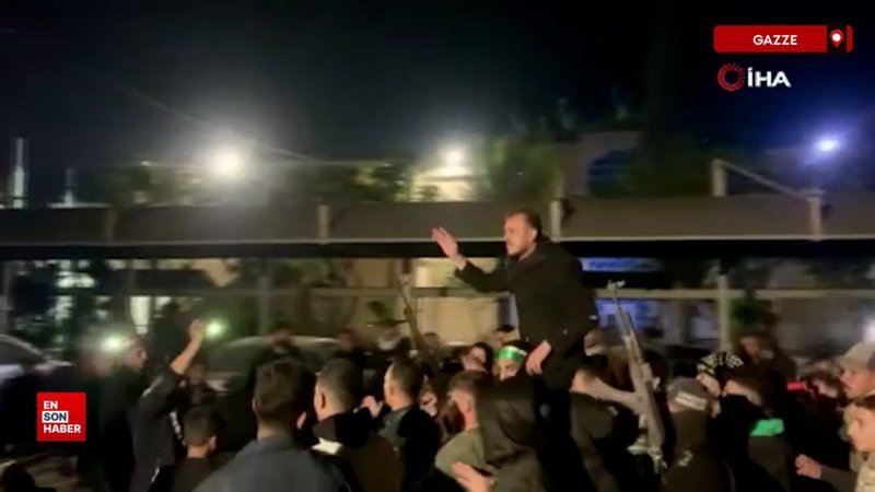 israilin serbest biraktigi filistinli mahkumlara coskulu karsilama 595upQ62