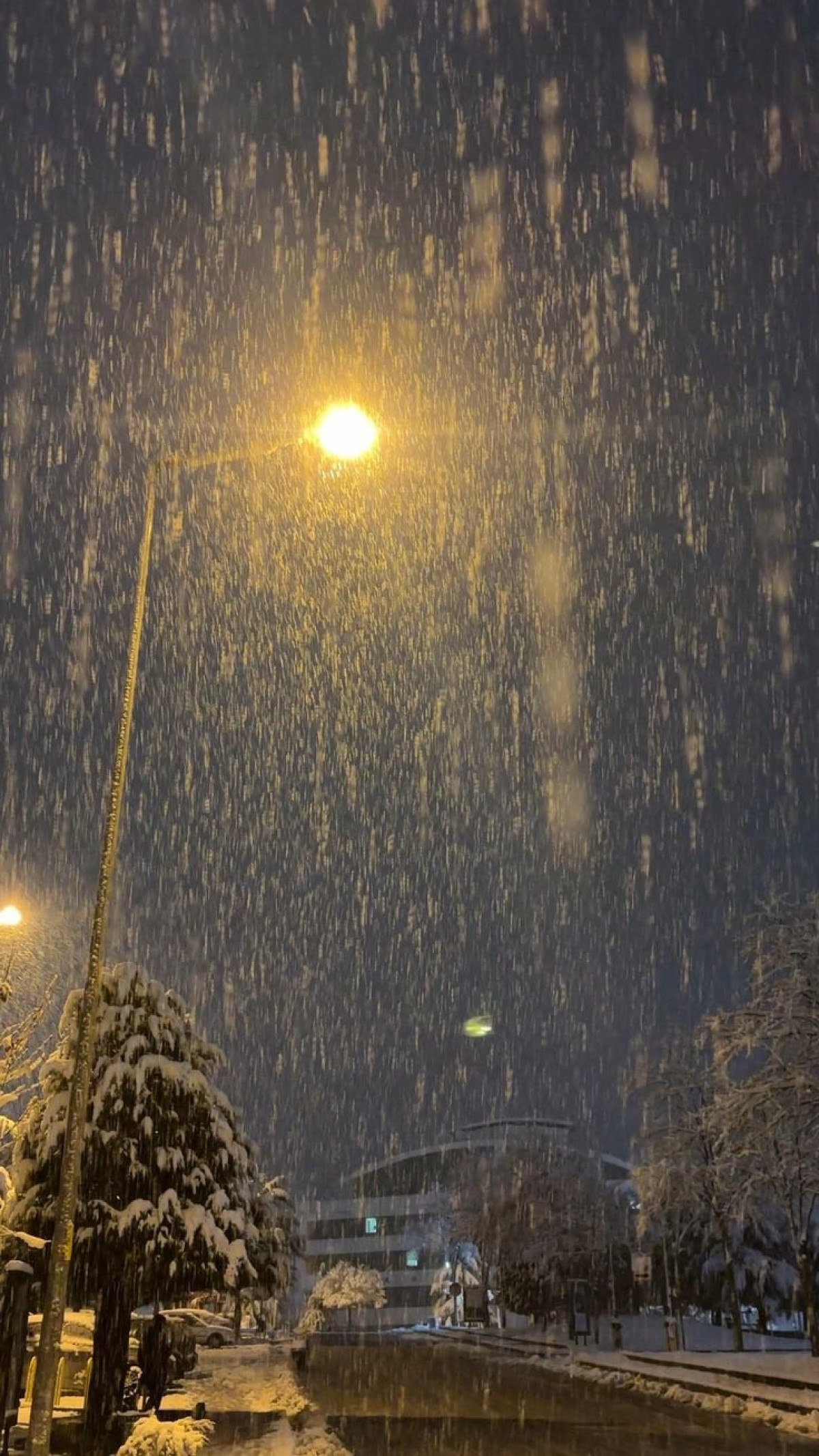 istanbulda beklenen kar yagisi basladi 4 tTmUwayc