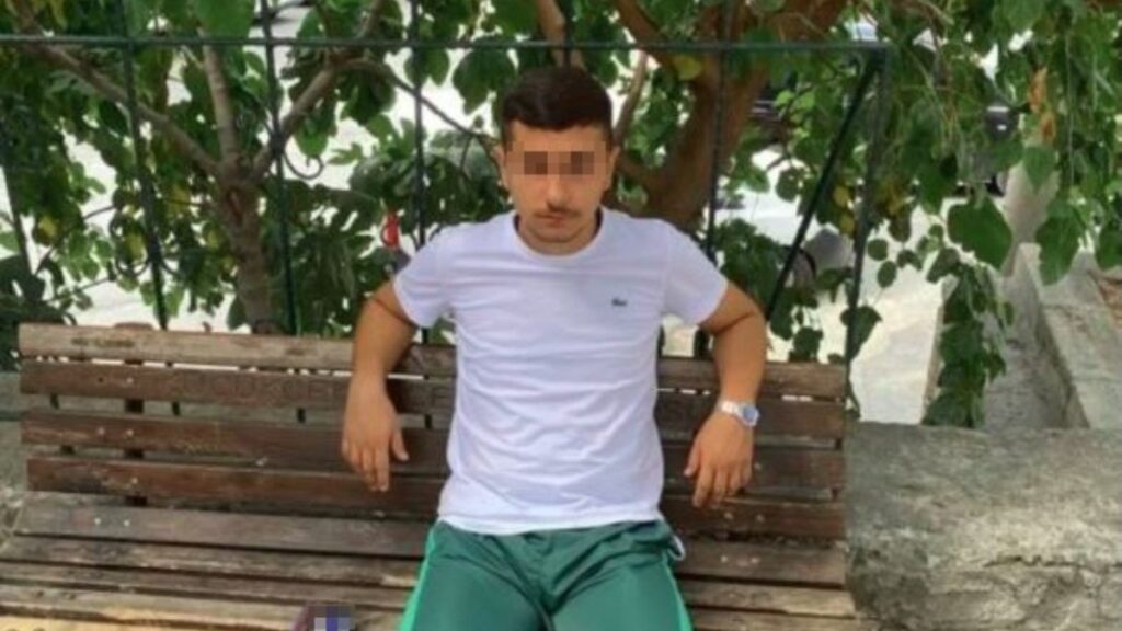 istanbulda cig kofteciye cagirdigi cocukluk arkadasini oldurdu dk7v74fs