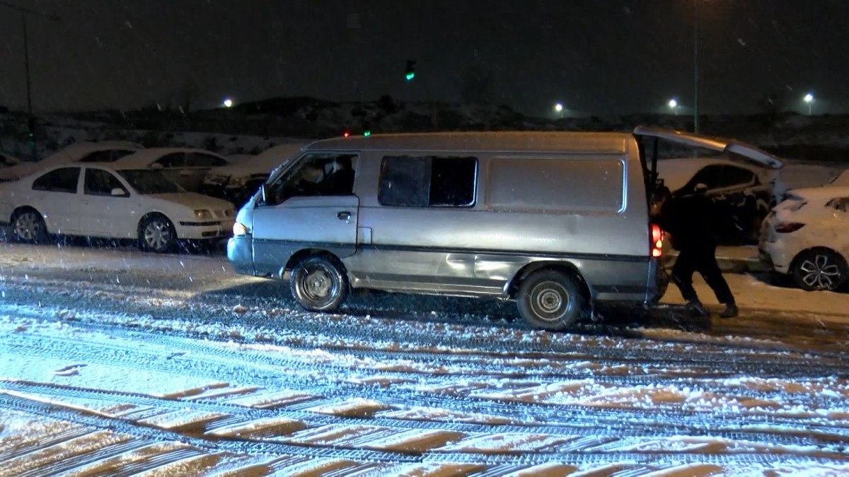 istanbulda kar yagisi etkisini surduruyor 8 cbChpHVi