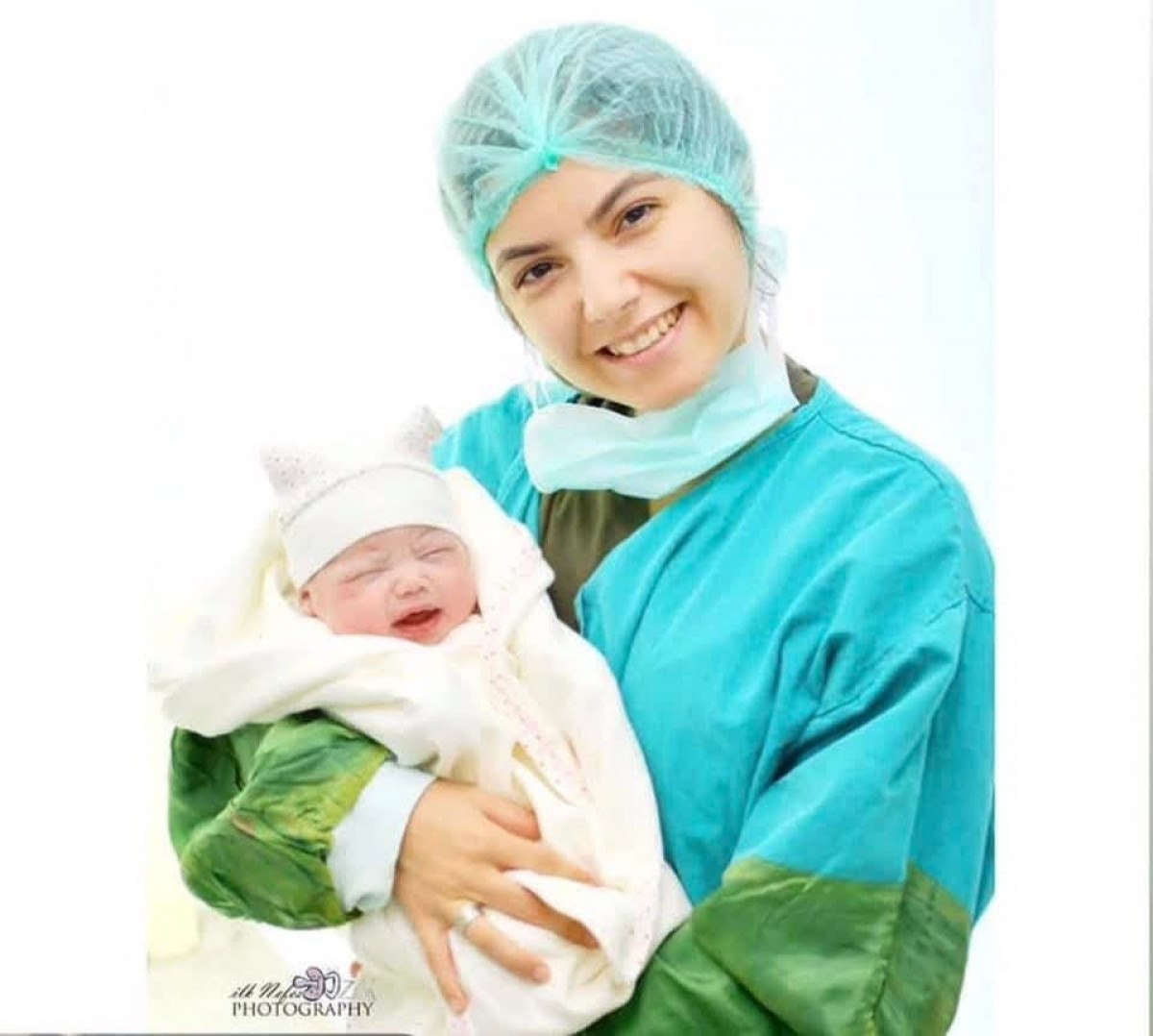 izmirde dogumda beyne pihti atan ozge hemsire hayatini kaybetti 1 TEK6upW9