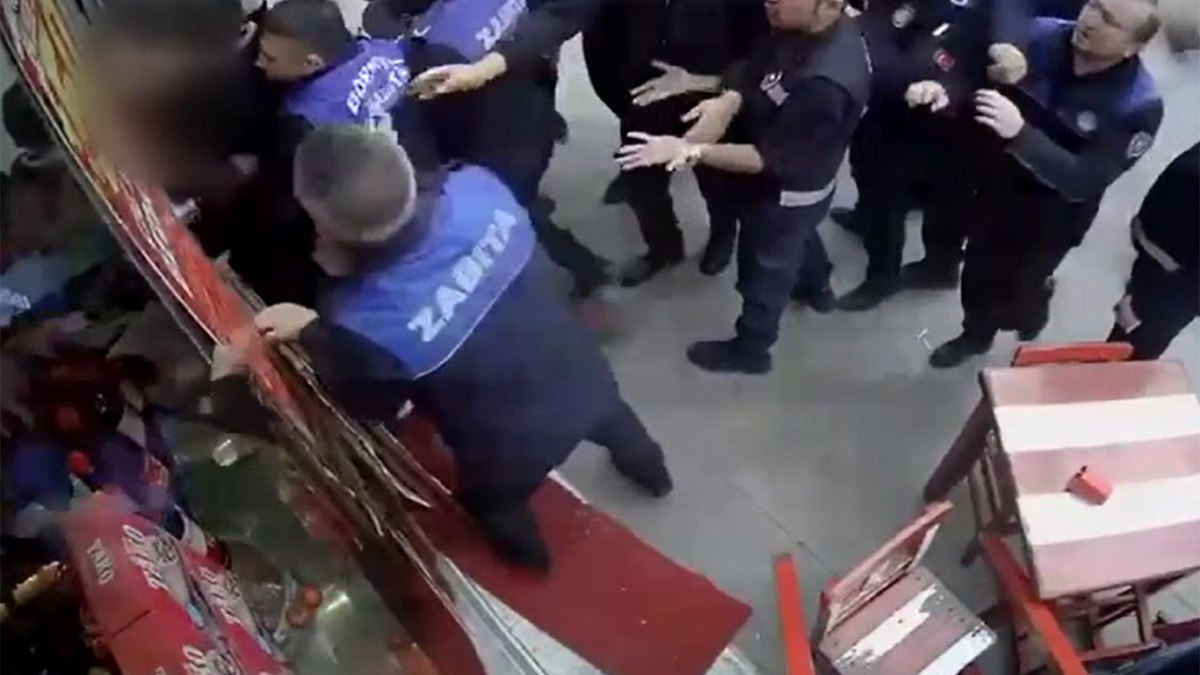 izmirde esnaf ile zabitalar birbirine girdi 1 hYwsalhT