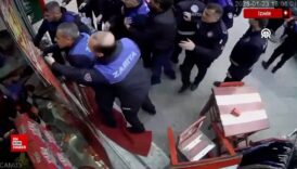 izmirde esnafla zabitanin kavgasi guvenlik kamerasinca goruntulendi cLAbt5Rl