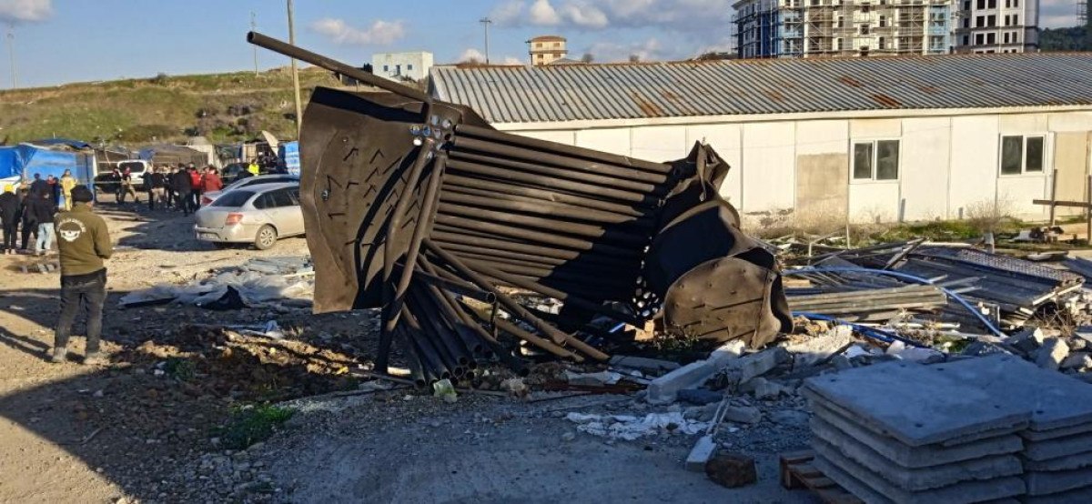 İzmir’de kazan patlaması: 8 yaralı 1 izmirde kazan patlamasi 8 yarali 0 pQAvH75Y