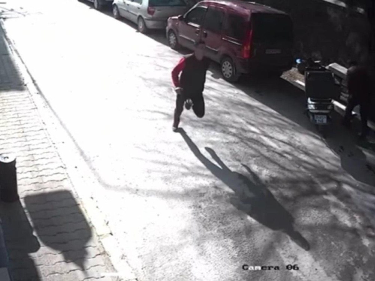 izmirde silahli saldirgani kaymakam korumasi yakaladi 0 kzvClnSi