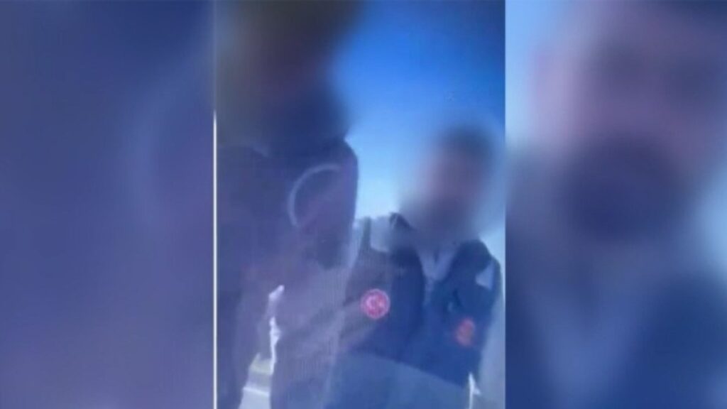 izmirde takip ettikleri araca zarar veren 2 supheli tutuklandi qJa2aWxv