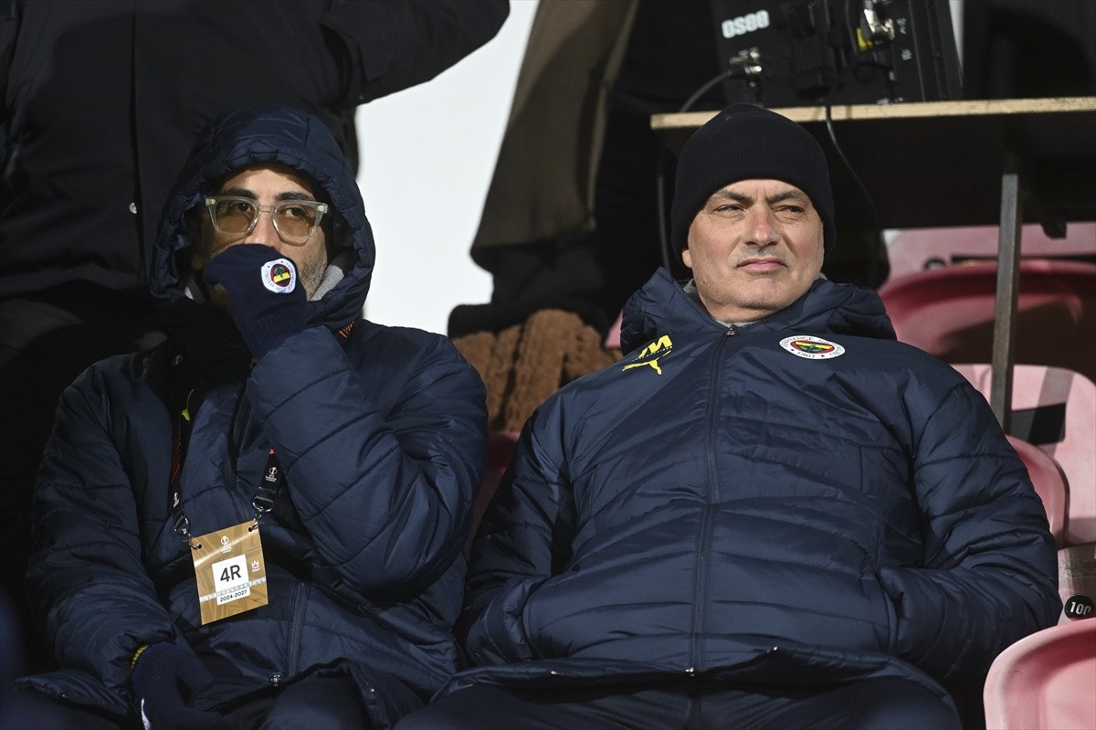 jose mourinho taraftar bu takimla gurur duymali 0 CWK6752w