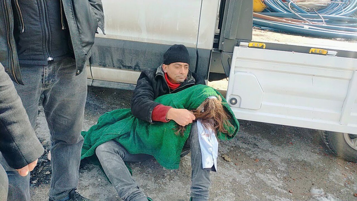 Kahramanmaraş depremine ait ortaya çıkan yeni görüntü yürekleri yaktı 1 kahramanmaras depremine ait ortaya cikan yeni goruntu yurekleri yakti 0 uUzYBgV5