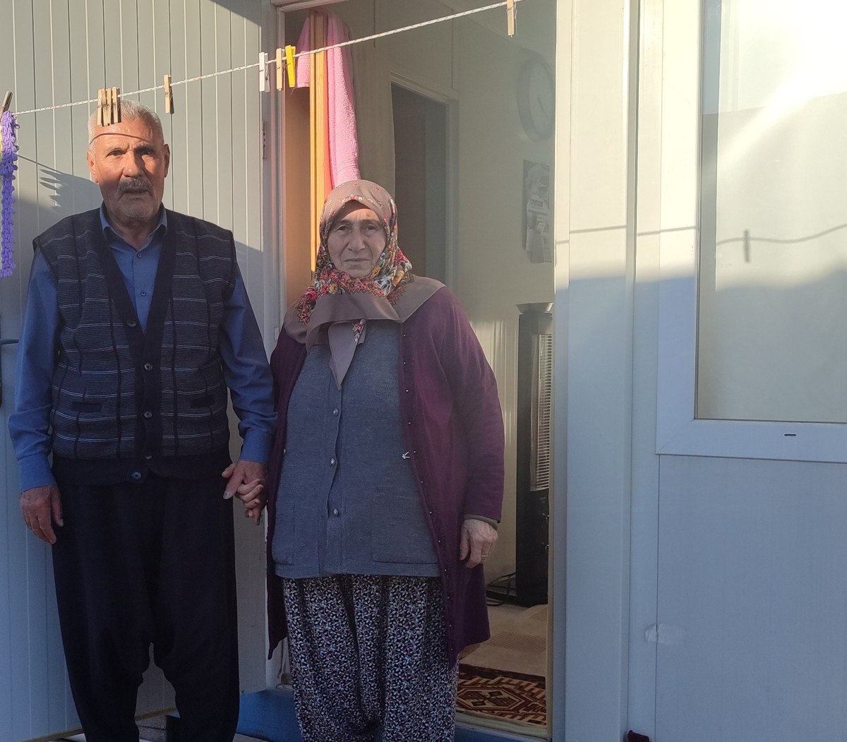 kahramanmarasta depremzede ciftin ornek aski 2 jTgbDE7S