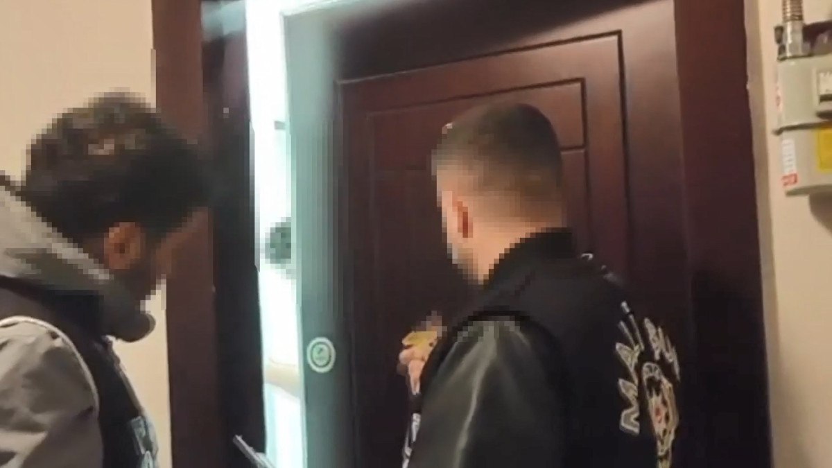 kapalicarsida kara para aklama operasyonu cok sayida gozalti var 1 R79GvuyO