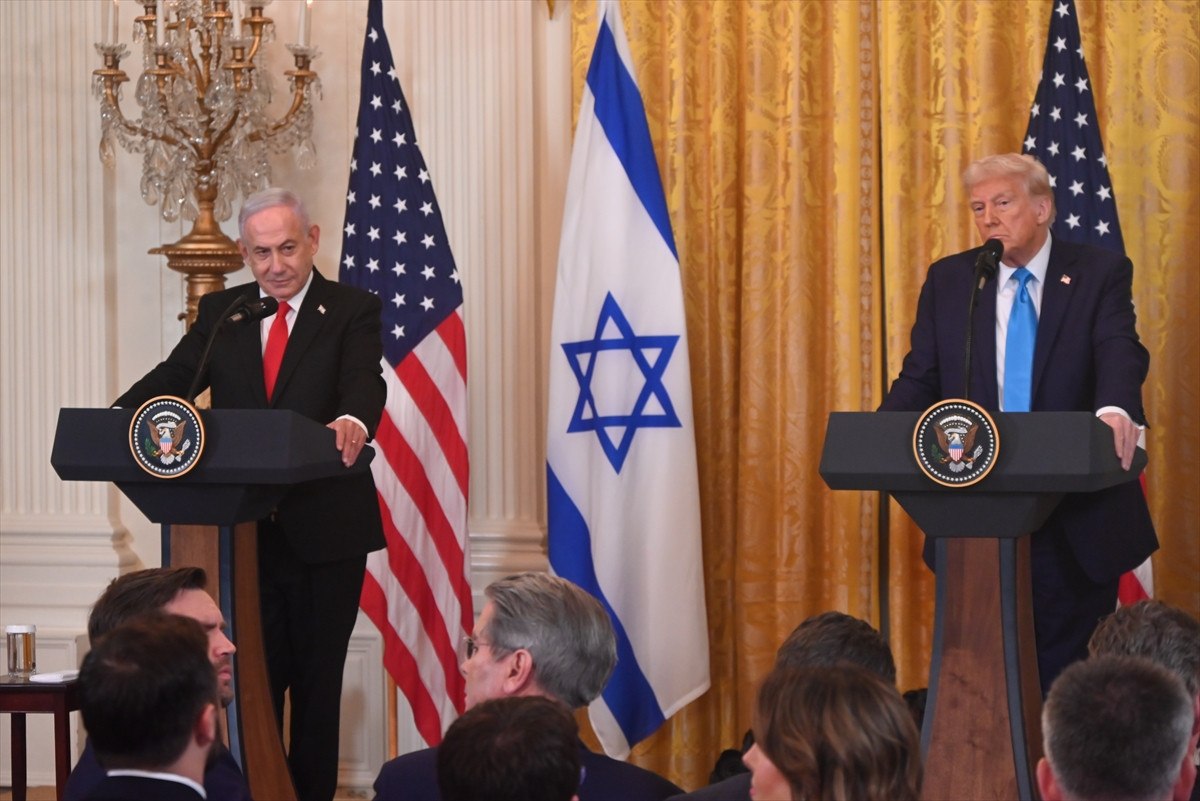 Katil Netanyahu, ABD Başkanı Trump'a çağrı cihazı hediye etti 1 katil netanyahu abd baskani trumpa cagri cihazi hediye etti 0 JPjgdha1