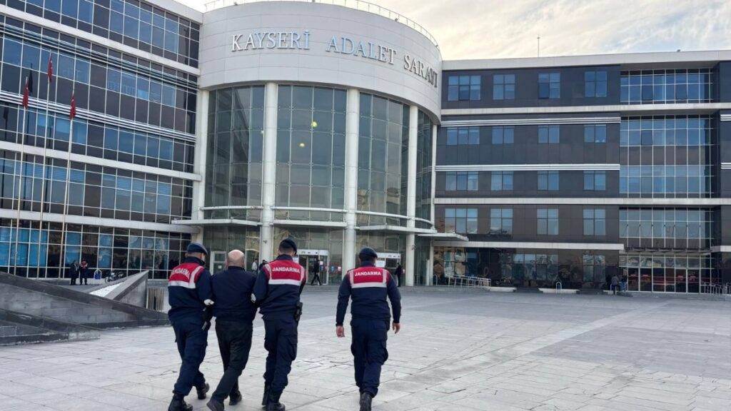 kayseride 61 yil kesinlesmis hapsi bulunan sahis yakalandi gxjKxDGY