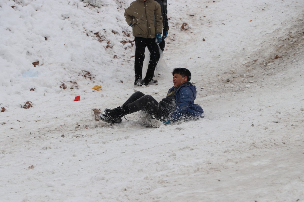kayseride cocuklarin kar heyecani 5 MyJ2bTE7