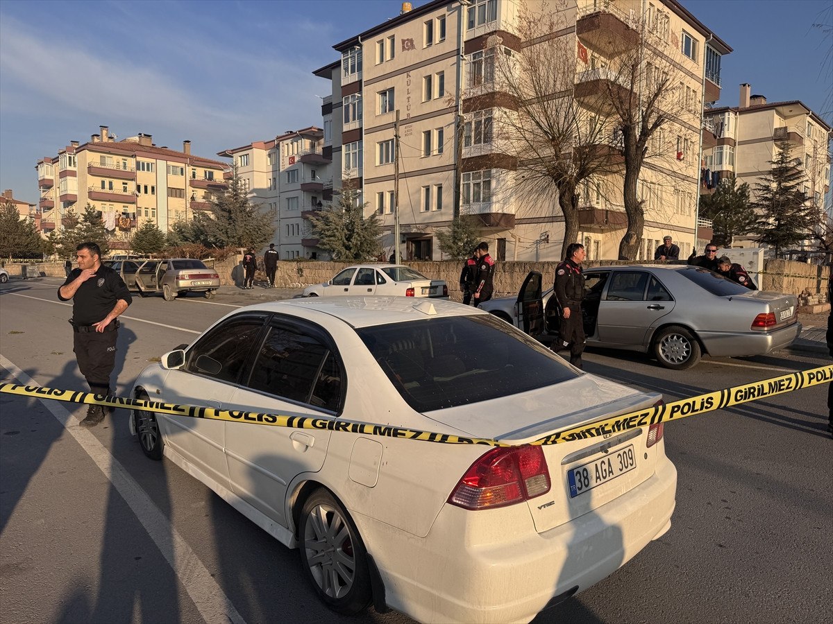 kayseride iki grup arasinda silahli kavga 3 yarali 1 5iEX7Qlg