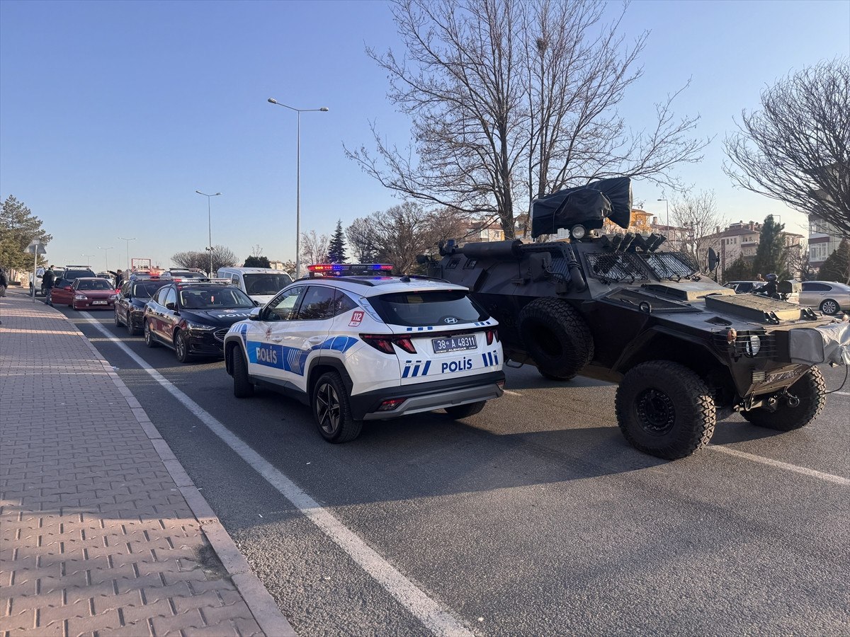 kayseride iki grup arasinda silahli kavga 3 yarali 4 IrFwtSkB