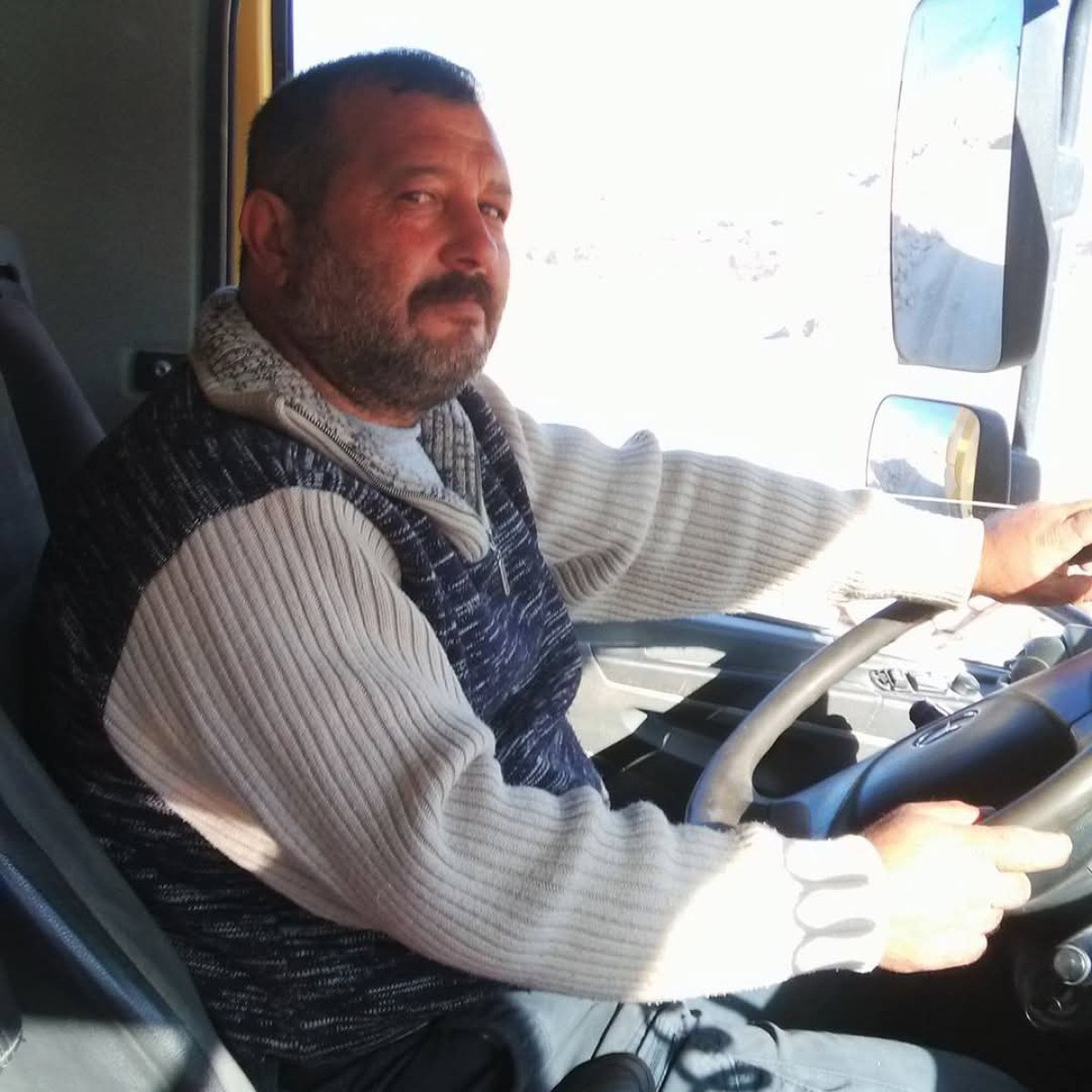 Kırşehir'de annesinin mezarını ziyaretten dönerken öldü: Annemi çok özledim 1 kirsehirde annesinin mezarini ziyaretten donerken oldu annemi cok ozledim 0 MSQJB5Le