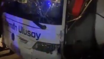 kocaelide kadin yolcu fenalasan soforun yerine gecti faciadan kil payi kurtuldular QdSQBfyf