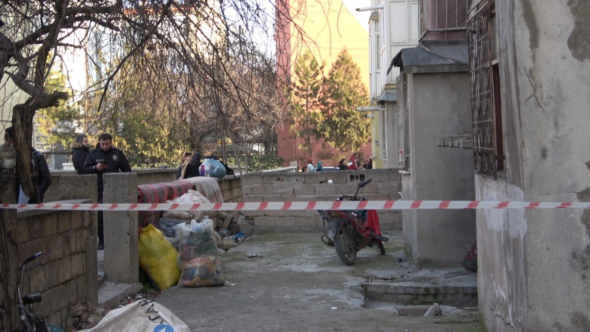 Konya'da 5 katlı bina, çökme riski nedeniyle boşaltıldı 2 konyada 5 katli bina cokme riski nedeniyle bosaltildi 1 AFUswzXI