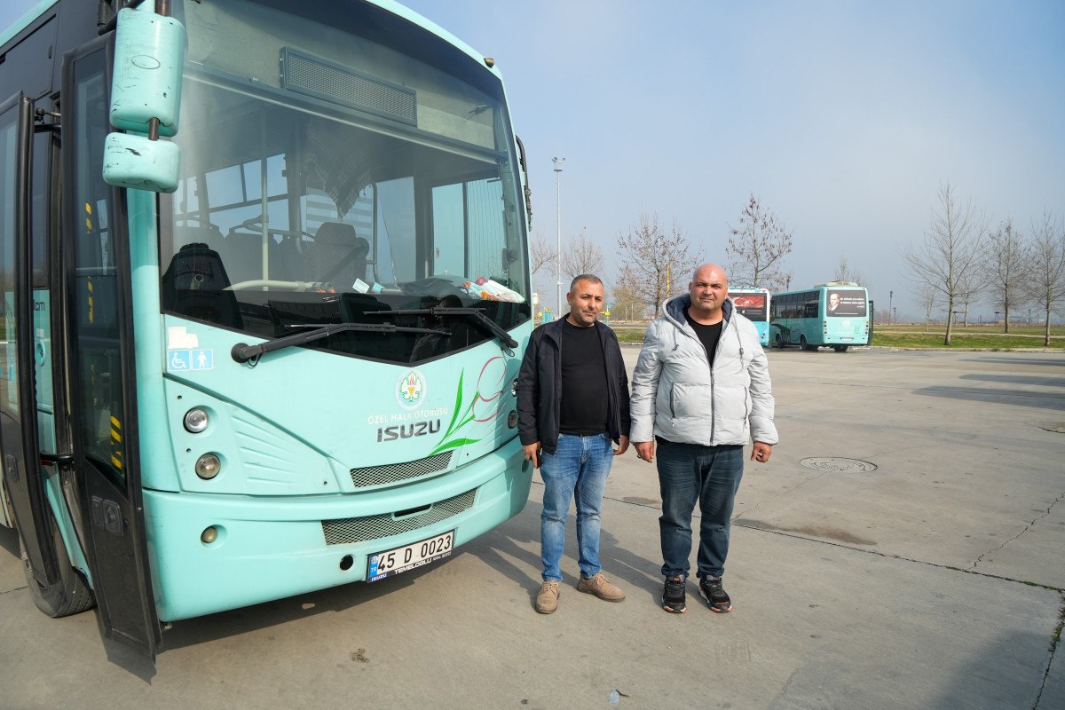 manisada otobus soforu kalp krizi geciren yolcu icin zamanla yaristi 0 s1IvbOKE