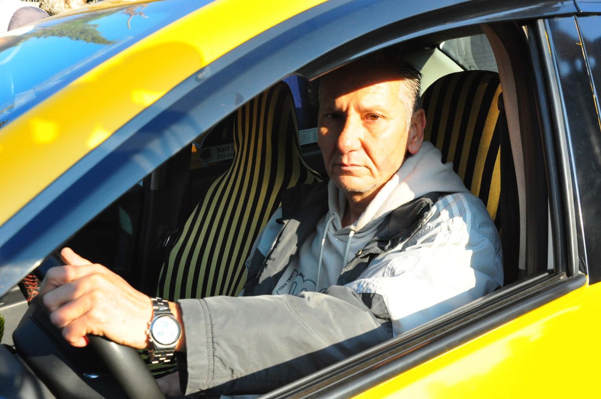 Manisa'da taksiciyi bıçakla gasbetmeye çalıştı: Arkadaşım kahveme uyuşturucu madde atmış 3 manisada taksiciyi bicakla gasbetmeye calisti arkadasim kahveme uyusturucu madde atmis 2 kq4iOVCs